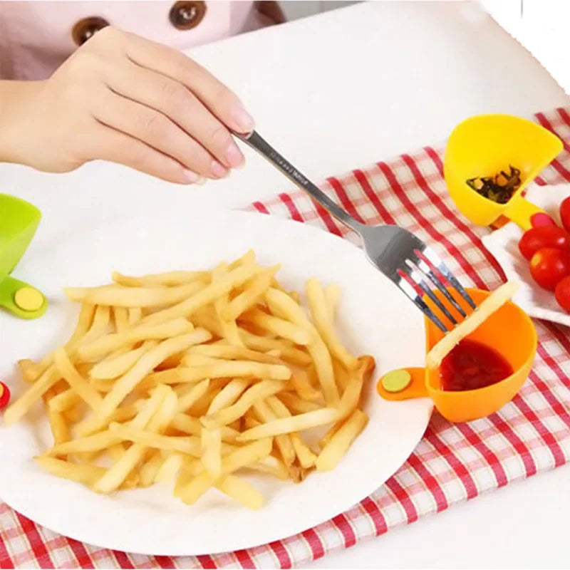 4Pcs Condiment Bowl Dip Clip Bowls Multi-Purpose Sauce Dish Tomato Sauce Vinegar Seasoning Container Household Kitchen Gadgets