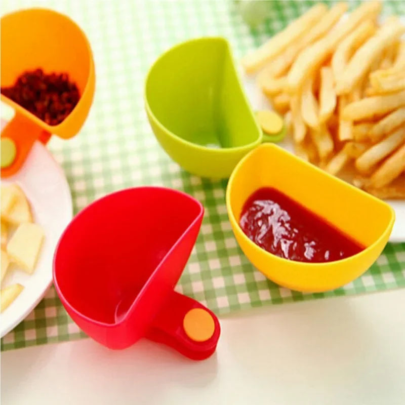 4Pcs Condiment Bowl Dip Clip Bowls Multi-Purpose Sauce Dish Tomato Sauce Vinegar Seasoning Container Household Kitchen Gadgets