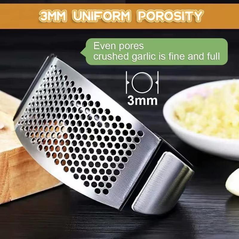 Arc-Shaped Garlic Press, Garlic Puree Press Household Stainless Steel Garlic Spater for Pressing Garlic Puree and Beating Garlic